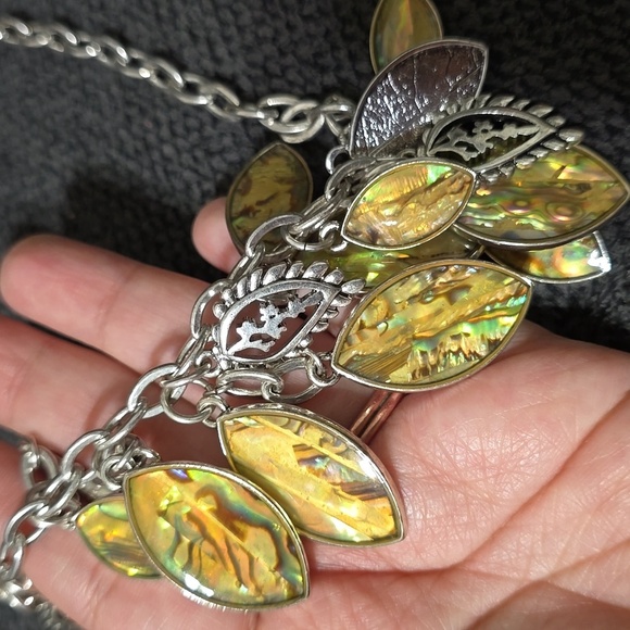 PREMIER DESIGNS Mother of Pearl Abalone Moda Necklace, Statement Leaf Necklace - Picture 10 of 10